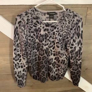 Bloomingdale’s gray black leopard Pattern cashmere cardigan